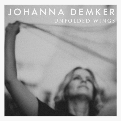 JOHANNA DEMKER / ヨハンナ・デンカー / Unfolded Wings