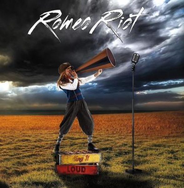 ROMEO RIOT / SING IT LOUD