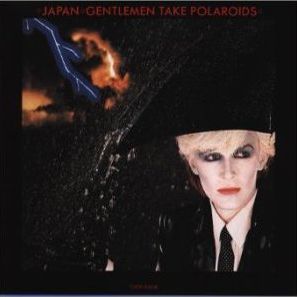JAPAN / ジャパン / GENTLEMEN TAKE POLAROIDS / 孤独な影