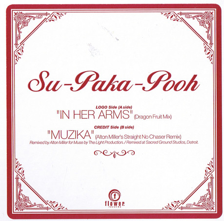 SU-PAKA-POOH / IN HER ARMS