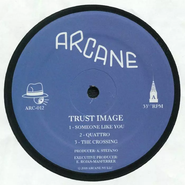 TRUST IMAGE / MAN CUT IN SLICES