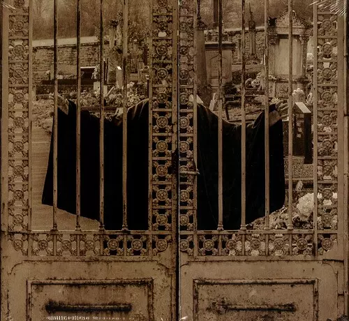 FRANCIS DECAMPS / DE RETOUR AU CIMETIERE DES ARLEQUINS