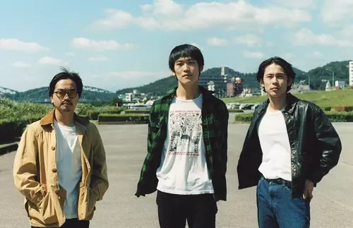 CAR10 / 未来で笑っているために (CASSETE)