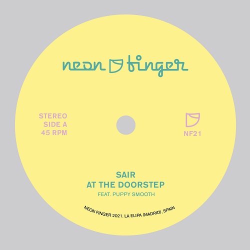 SAIR / AT THE DOORSTEP (7")