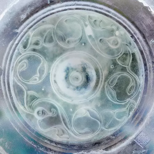 URA / BABY WITH A HALO