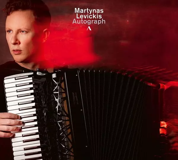 MARTYNAS LEVICKIS / マルティナス・レヴィキス / AUTOGRAPH