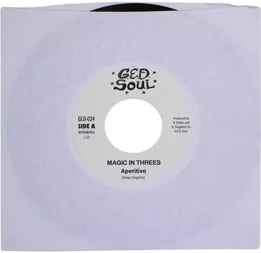 MAGIC IN THREES / マジック・イン・スリーズ / APERITIVO / PERP WALK (7")
