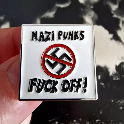 DEAD KENNEDYS / デッド・ケネディーズ / DEAD KENNEDYS SQUARE ENAMEL PIN (NAZI PUNKS FUCK OFF!)