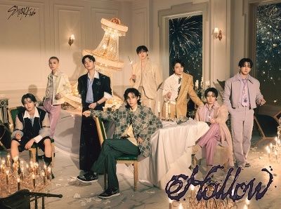 Stray Kids / Hollow