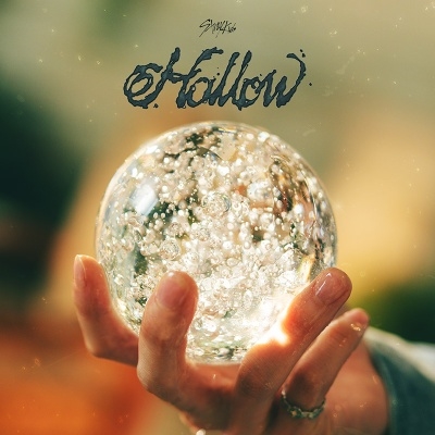 Stray Kids / Hollow
