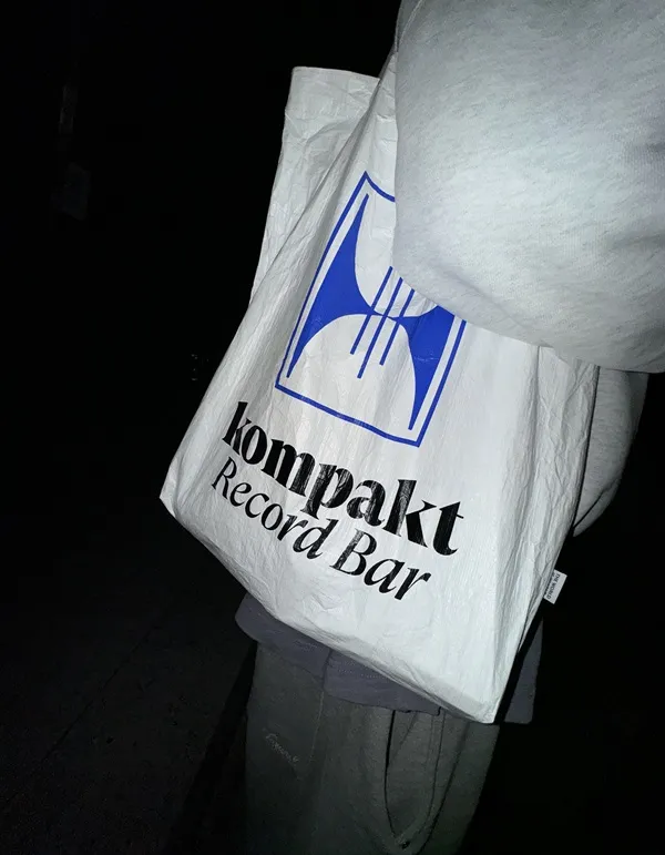 KOMPAKT RECORD BAR / Tote Tyvek? Fabric