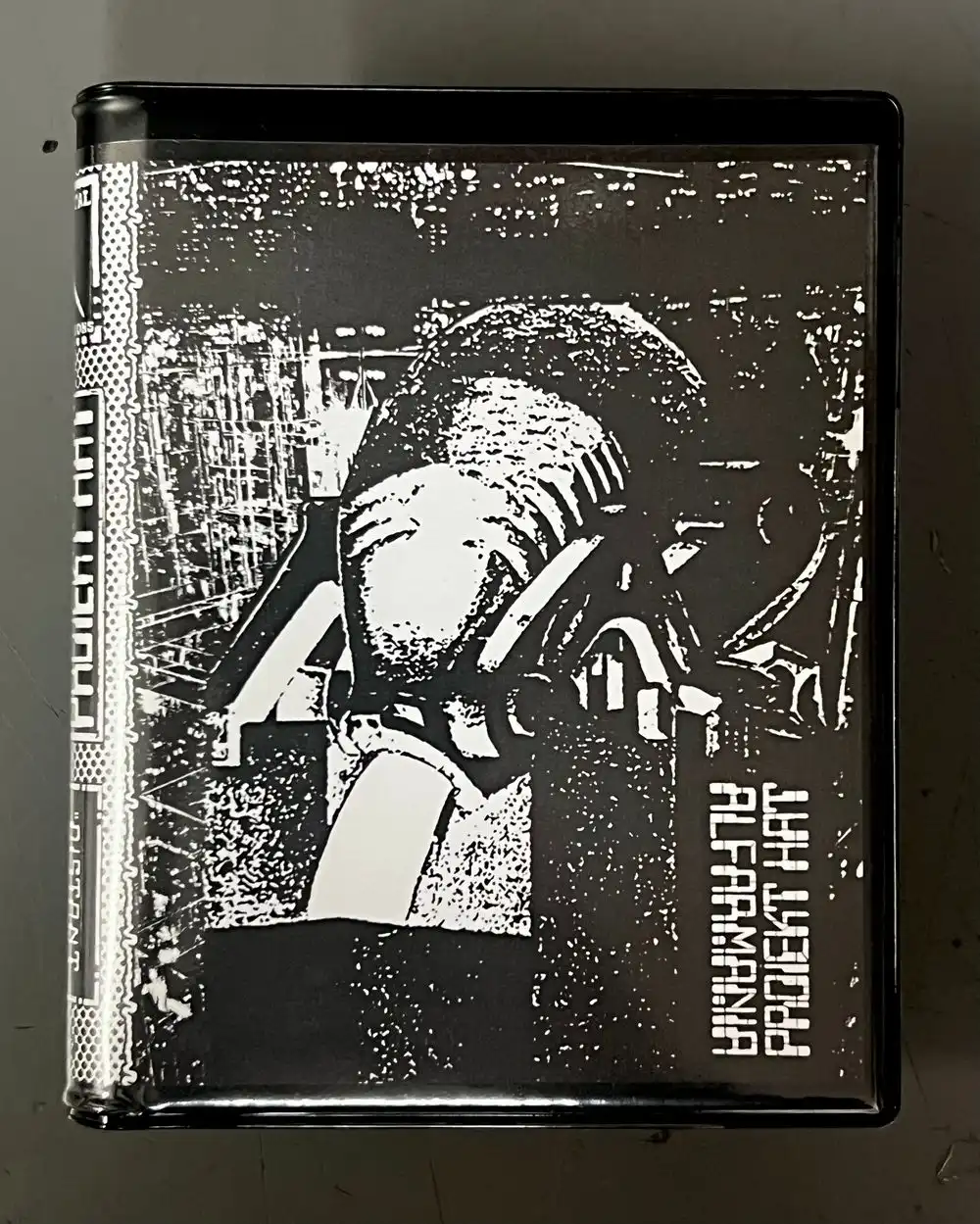 ALFARMANIA & PROIEKT HAT / DISTANT SPACE CONFINED [CASSETTE TAPE]