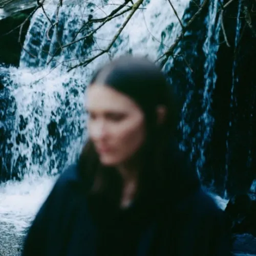 英SSW兼プロデューサー=ART SCHOOL GIRLFRIENDがエレクトロ×シューゲの幻想的3RDアルバム『LEAN IN』リリース!!