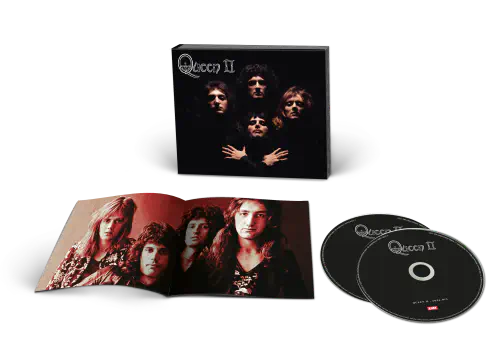 クイーンの74年作品が最新ミックスを収録した新装盤SHM-CD、2CD