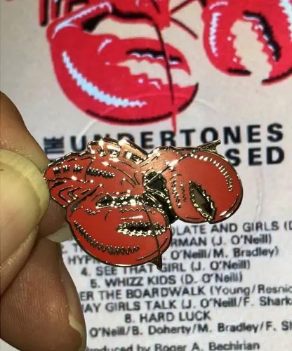 THE UNDERTONES / アンダートーンズ / HYPNOTISED LOBSTER - PIN