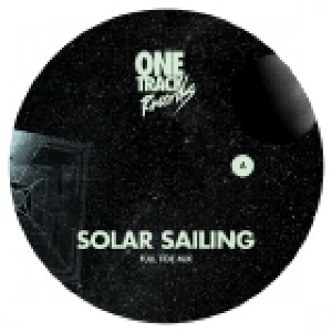 JOHN DALY / SOLAR SAILING