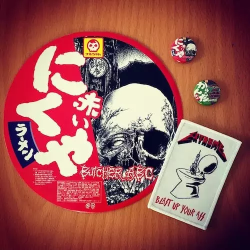 SPLIT (BUTCHER ABC / KANDARIVAS) / Blast Up Your Ass - 赤いにくや <Noodle+CD+2xPins+Woven Patch>