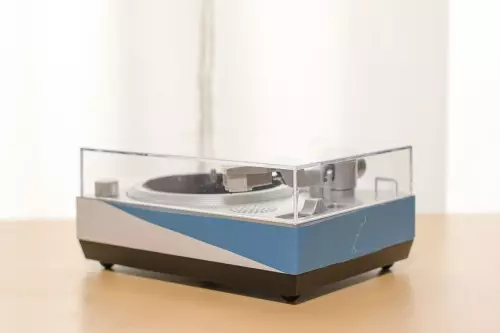 RSD MINI turntable おまけ付き 値下げしました Amazon.co.jp: Crosley CR6037A-SI RSD3 ミニターンテーブル 3