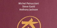 ミシェル・ペトルチアーニの'97年東京ブルーノートのライヴ音源「Trio In Tokyo」が初アナログ化とCDで再発!