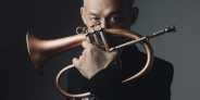 日本唯一の歌手兼フリューゲルホーン奏者TOKU、マイルス・デイヴィスや盟友ロイ・ハーグローブ、鈴木央紹へ手向ける『TRIBUTES』発売