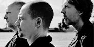 e.s.t.(エスビョルン・スヴェンソン・トリオ)の絶頂期を捉えた歴史的名ライヴ作品『Live in Hamburg』が全世界500枚限定、4LP/180g重量盤仕様で再発売!