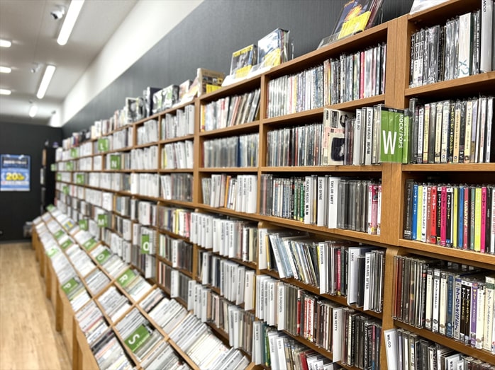 オープン時は全て新着中古商品を展示