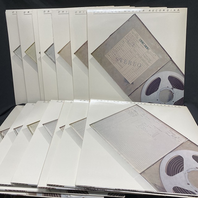 本日の一枚】人気絶大の箱 ～ ファンであれば一家に一箱？ ビートルズ