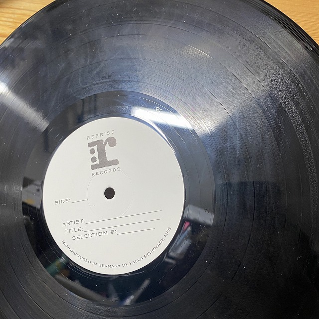 レコード　US盤　2枚組　ニールヤング　ラストライブ　LP　送料込み フォークの牧歌的叙情とロックの暴力性の共存 ニール・ヤングの