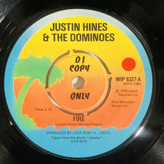 JUSTIN HINDS & THE DOMINOES / FIRE