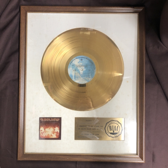 ANARCHYとBADSAIKUSHによるコラボEP『GOLD DISC』がアナログ化